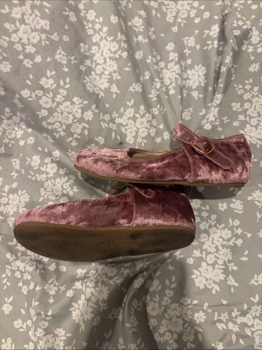 Girls velvet flats